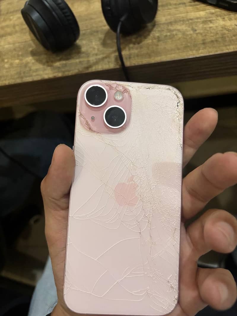 Apple iPhone 15 9