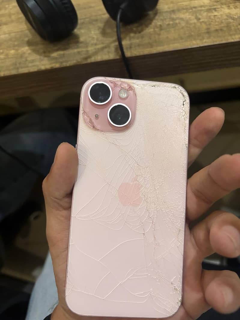 Apple iPhone 15 10