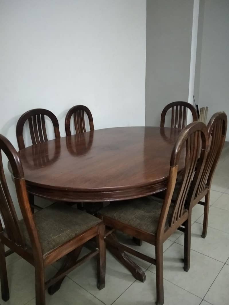 Dining table 0