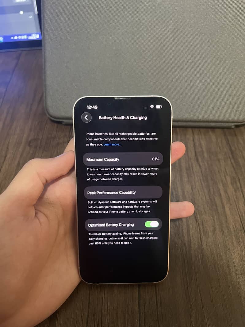 Apple iPhone 13 4
