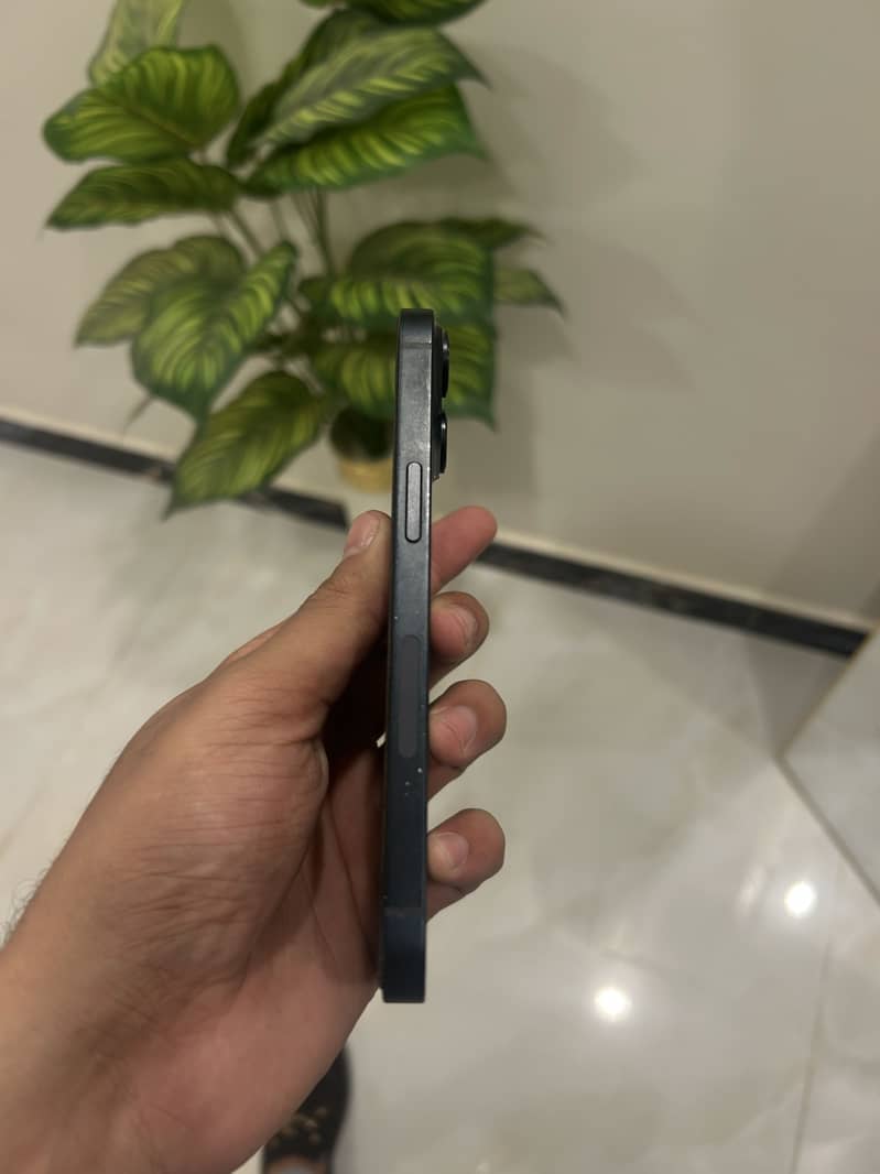 Apple iPhone 14 4