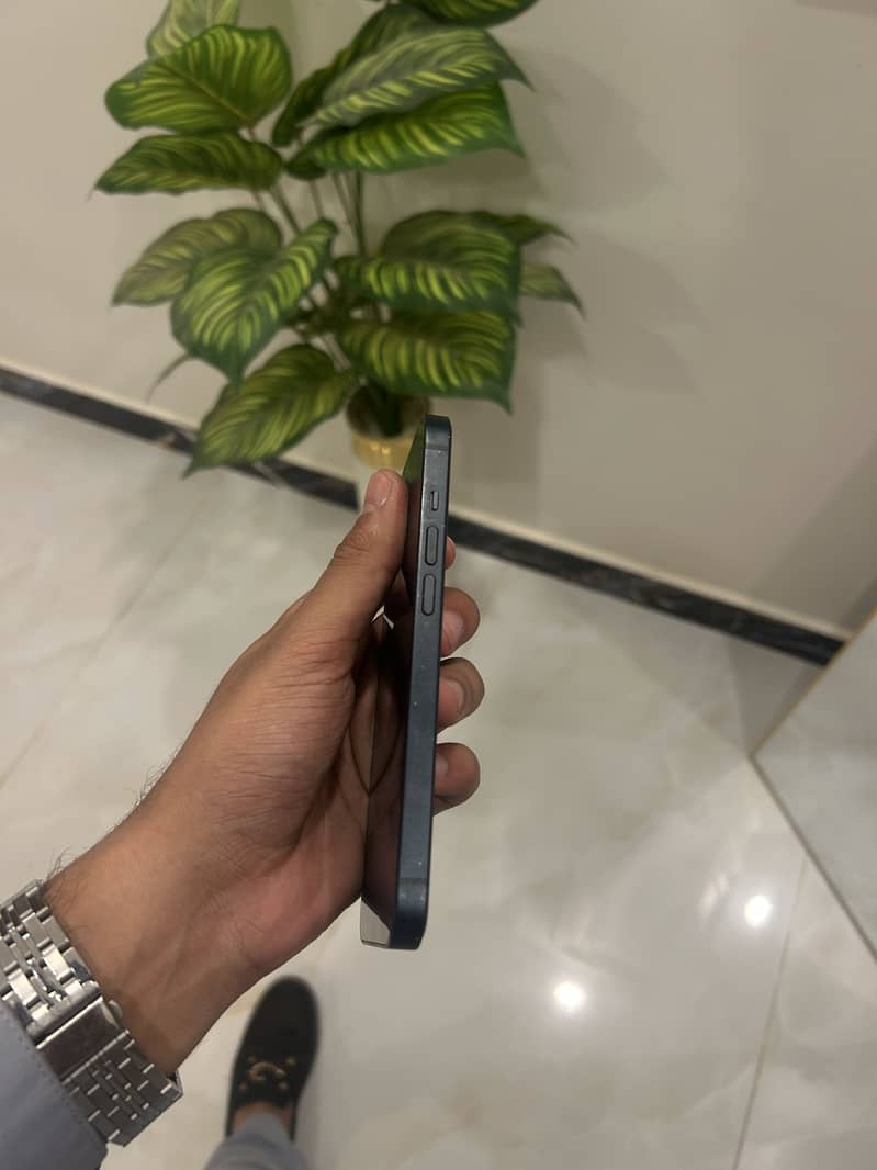 Apple iPhone 14 5