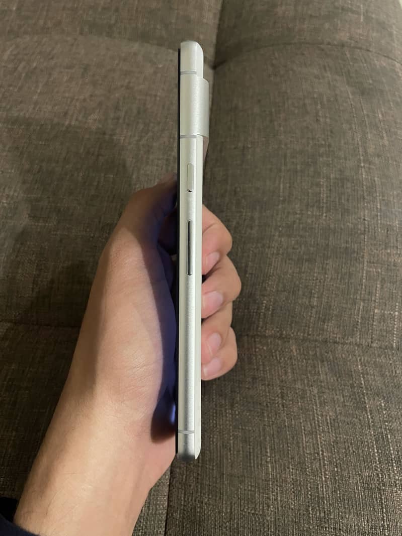 Goggle Pixel 7 4