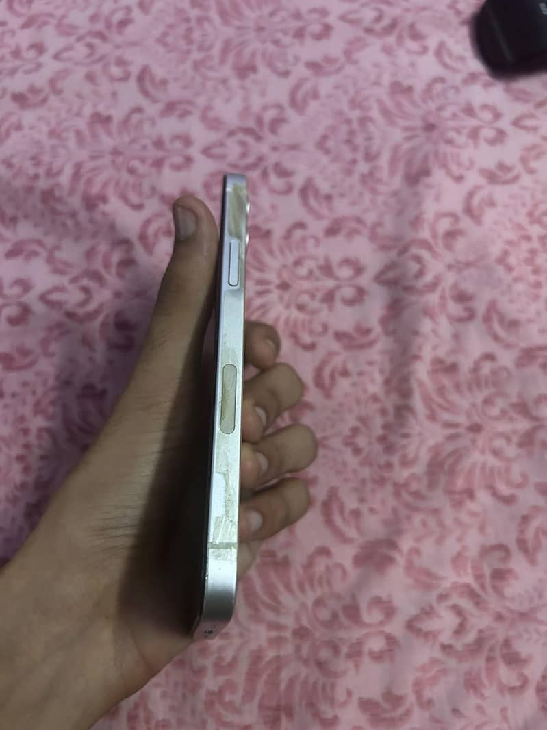 Apple iPhone 12 4