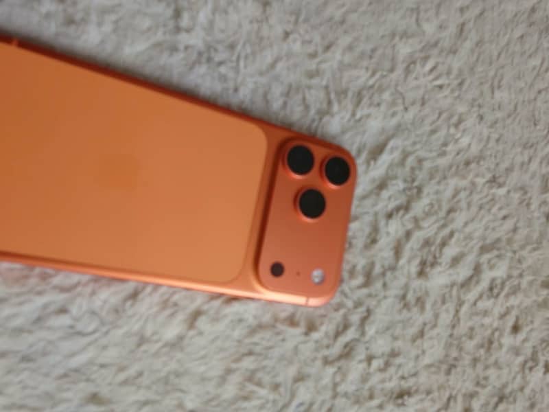 Apple iPhone 17 Pro Max 4