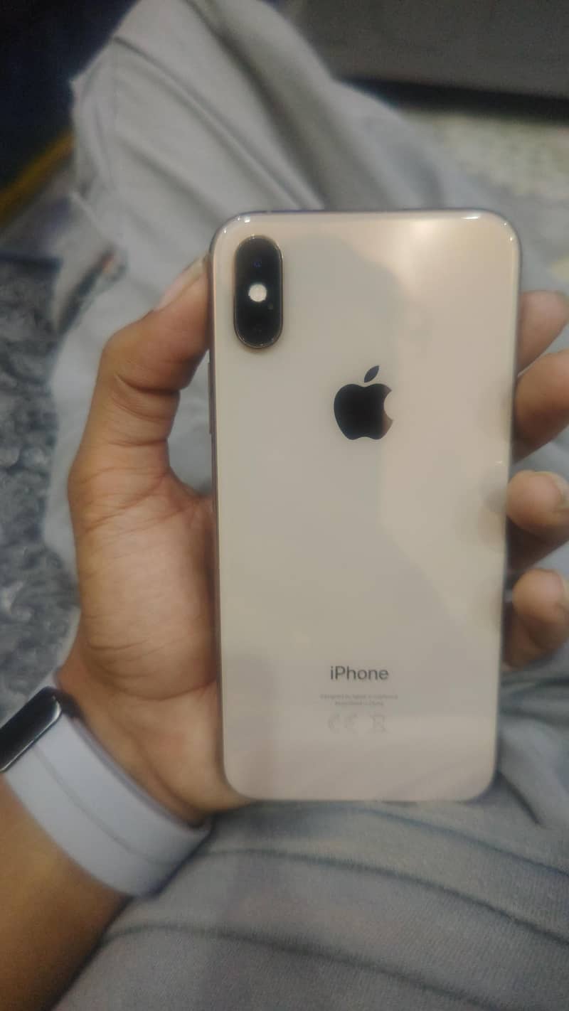 Apple iPhone XS 4