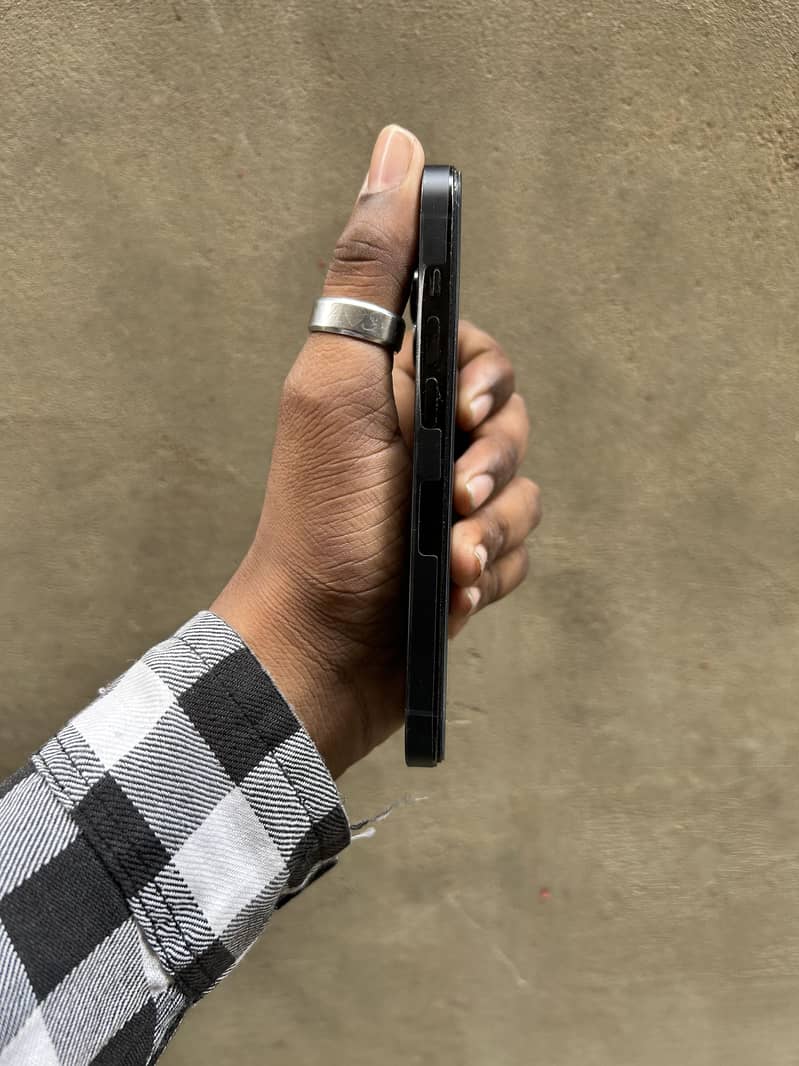 Apple iPhone 14 Pro 2