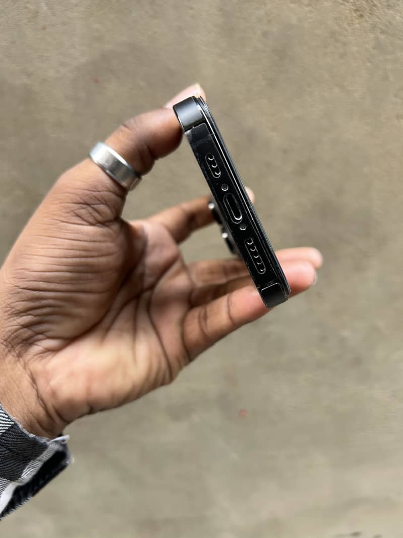 Apple iPhone 14 Pro 4