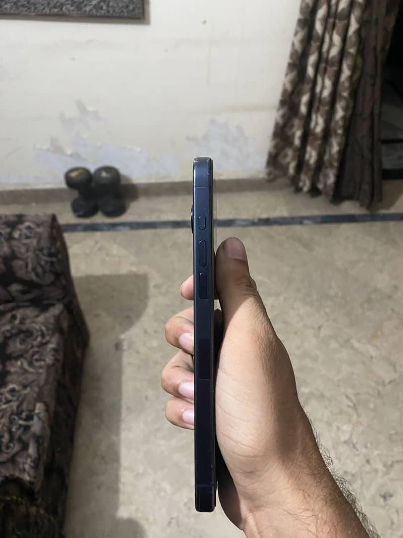 Apple iPhone 15 Pro Max 3
