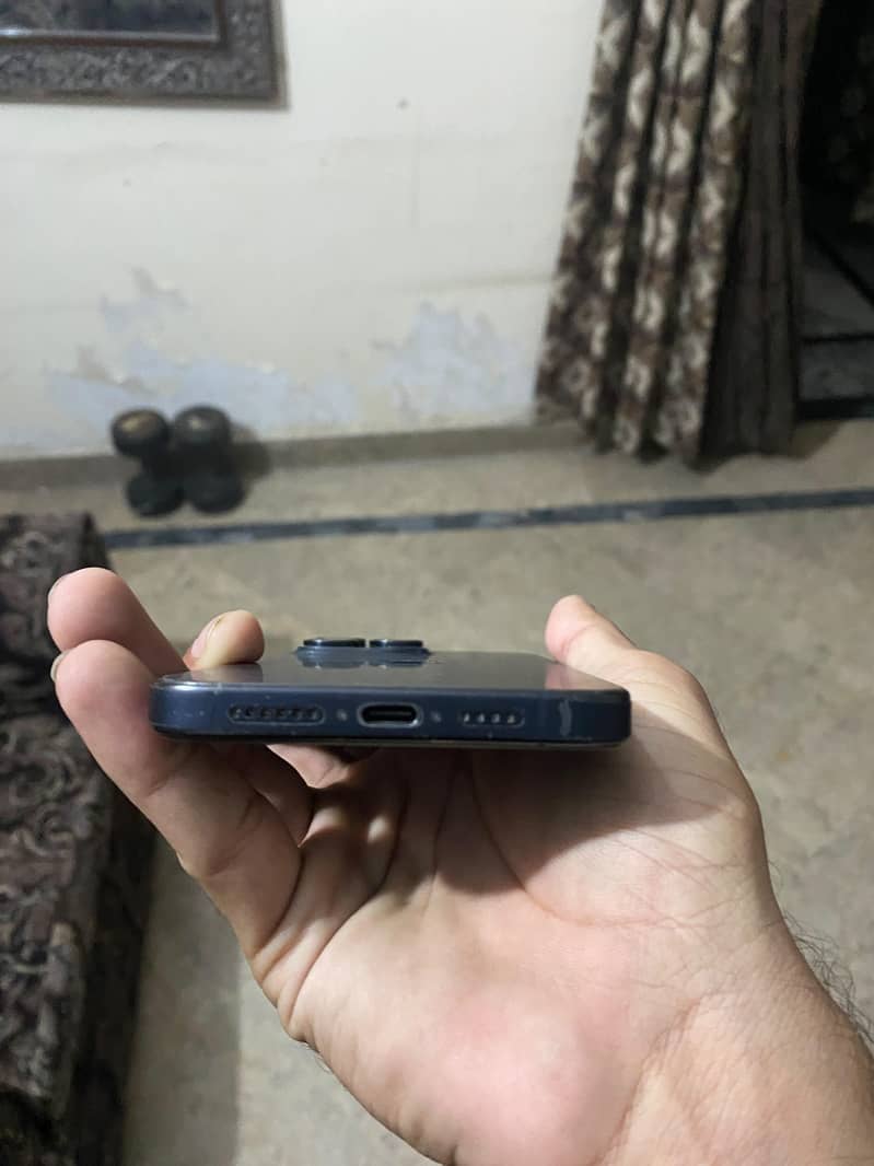 Apple iPhone 15 Pro Max 5