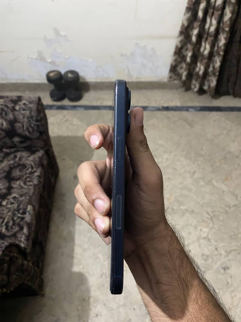Apple iPhone 15 Pro Max 6
