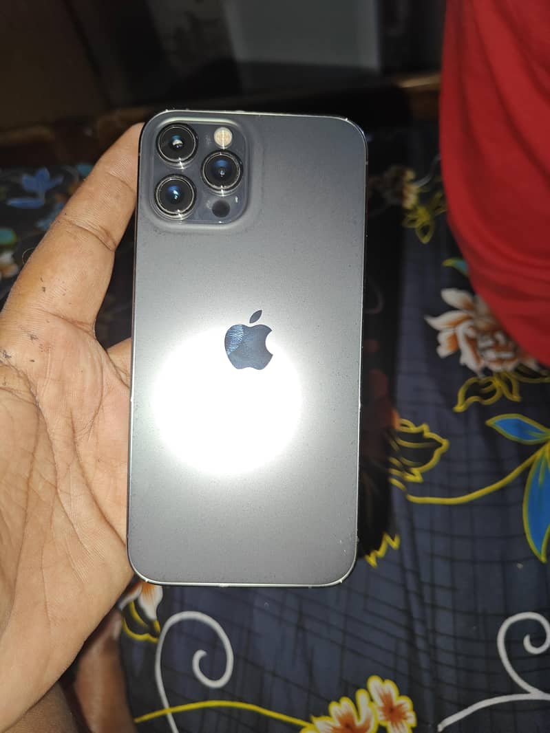 Apple iPhone 12 Pro Max 3