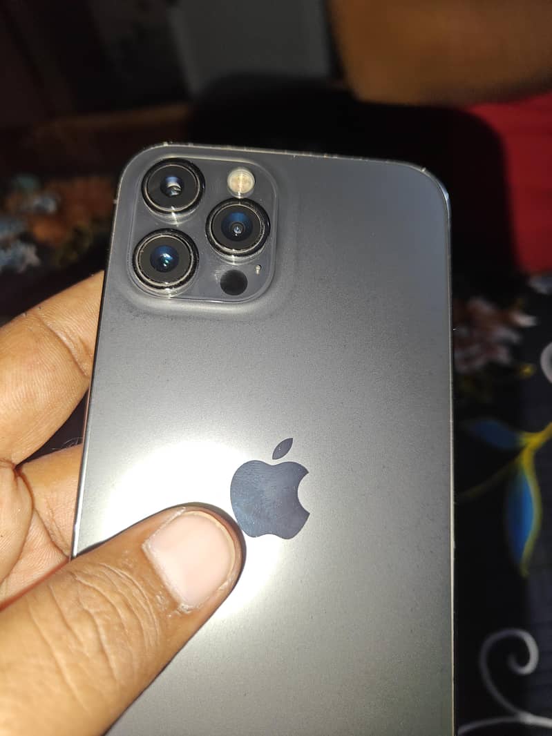 Apple iPhone 12 Pro Max 4