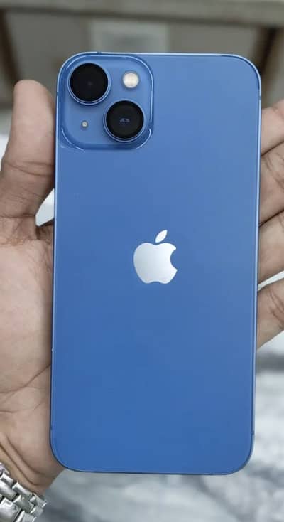 Apple iPhone 13
