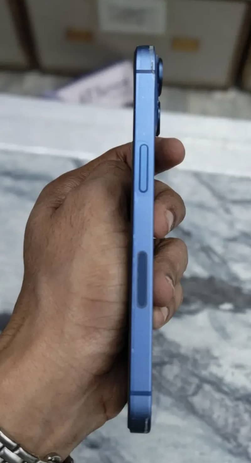 Apple iPhone 13 3