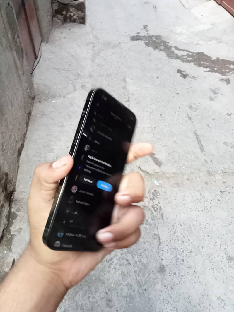 Apple iPhone 13 Pro Max 3