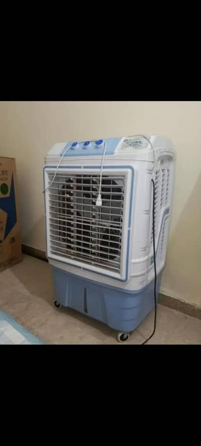 Sirf 1 season used hua g behtreen cooling and throw good low electrcty