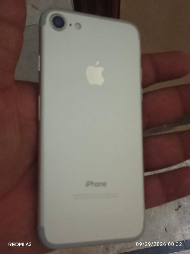 Apple iPhone 7 1