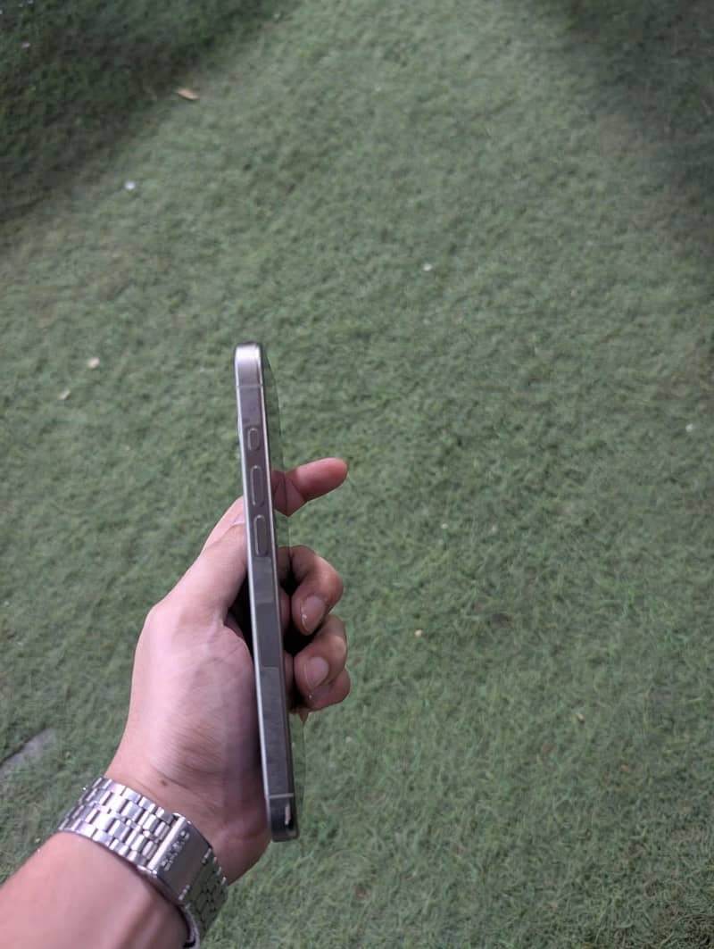 Apple iPhone 15 Pro 1