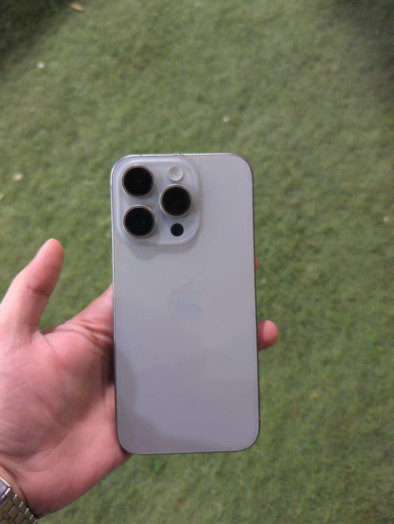 Apple iPhone 15 Pro 2