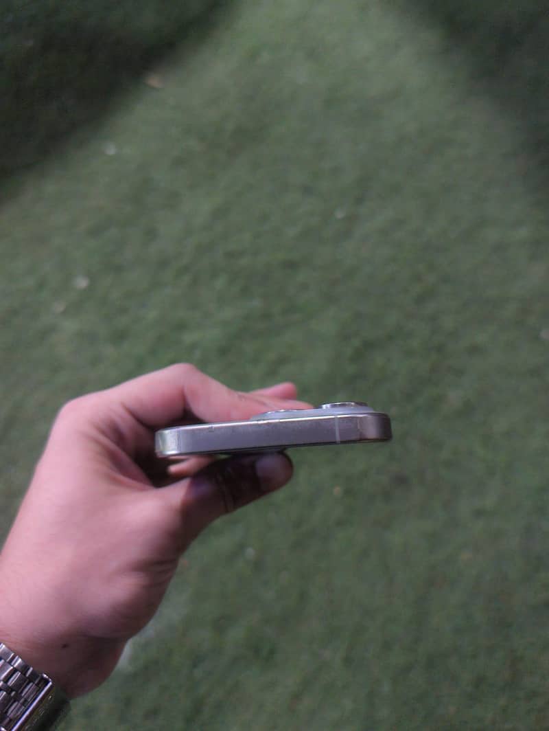 Apple iPhone 15 Pro 5