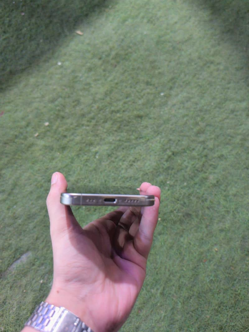 Apple iPhone 15 Pro 7