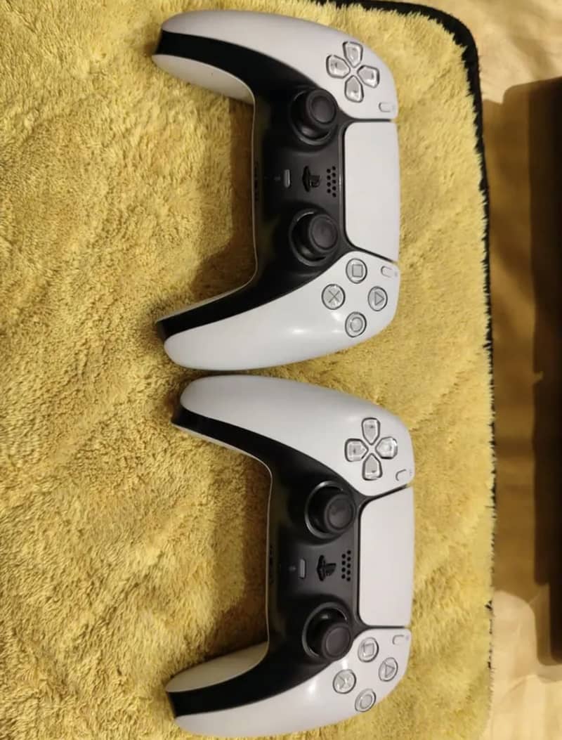 PS5 slim disc edition uk version / extra controller / complete box 13