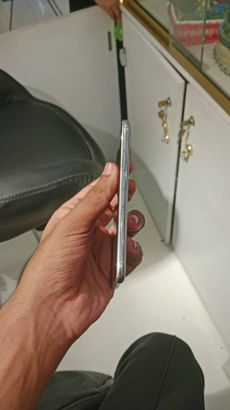 Apple iPhone 11 Pro 3