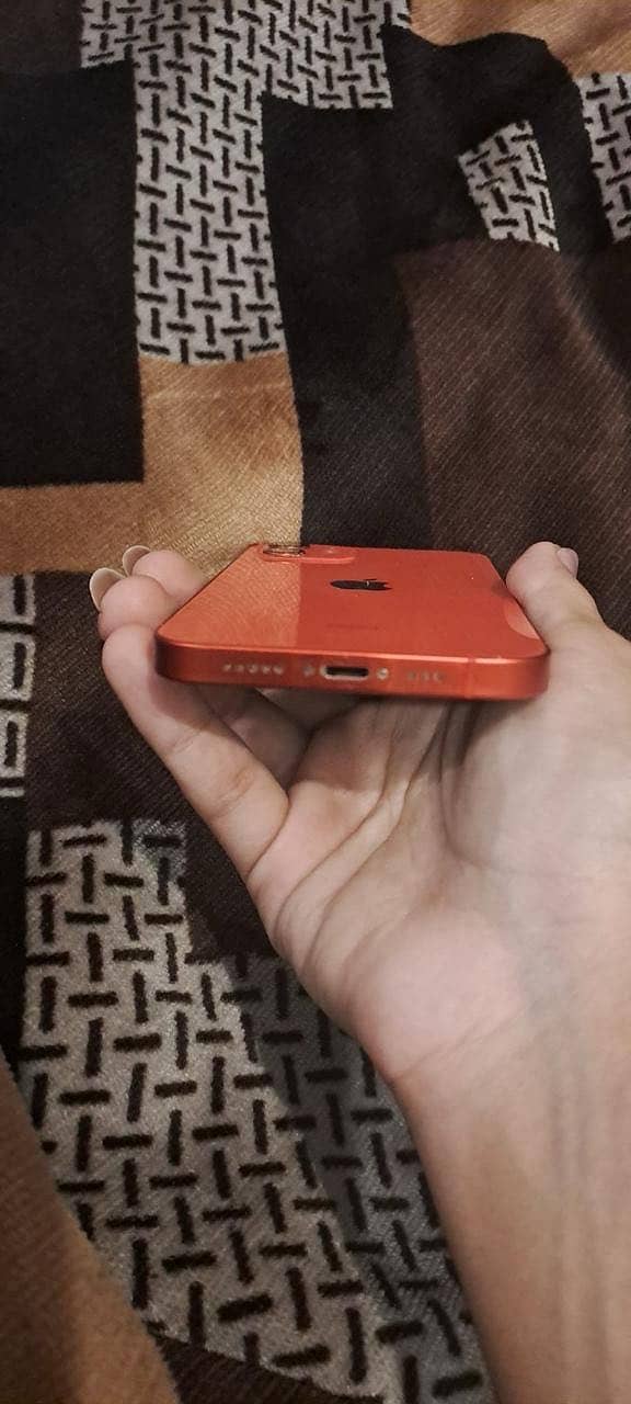Apple iPhone 12 3