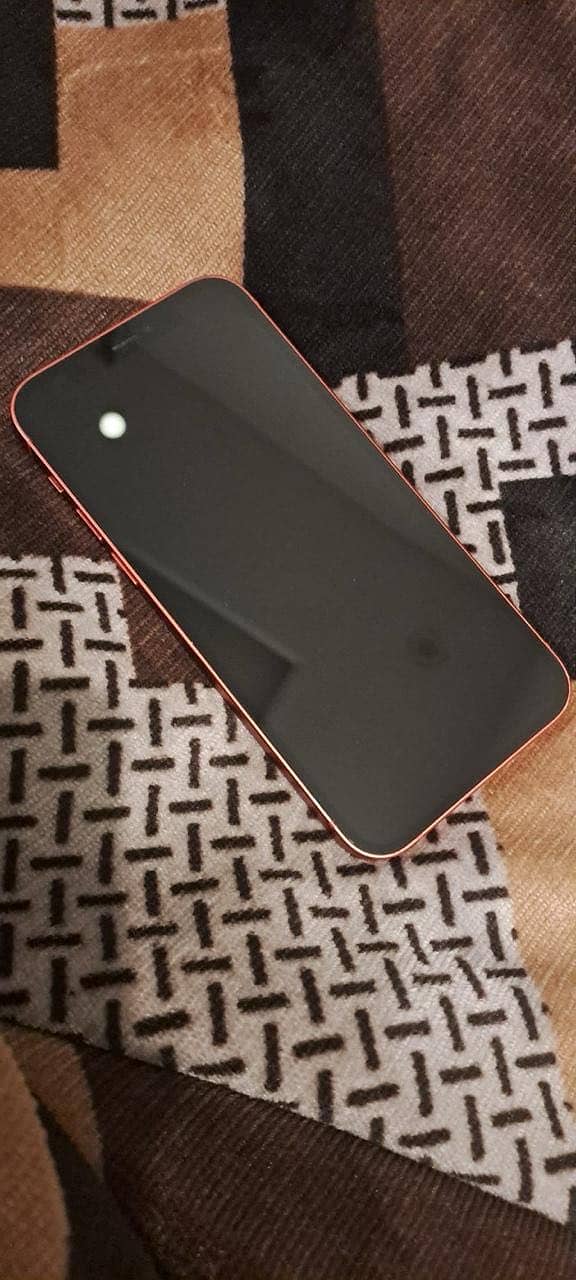 Apple iPhone 12 4