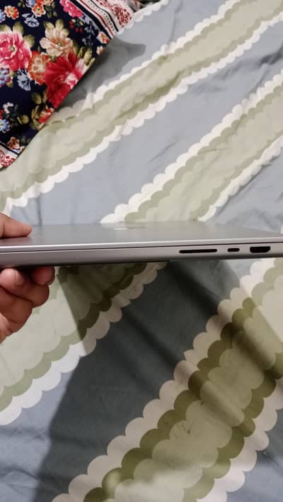 MacBook Pro 14" M1 Pro | 16GB | 1TB SSD | 93% Battery