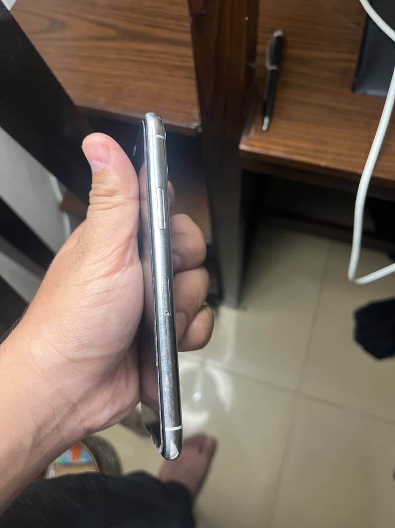 Apple iPhone 11 Pro 0