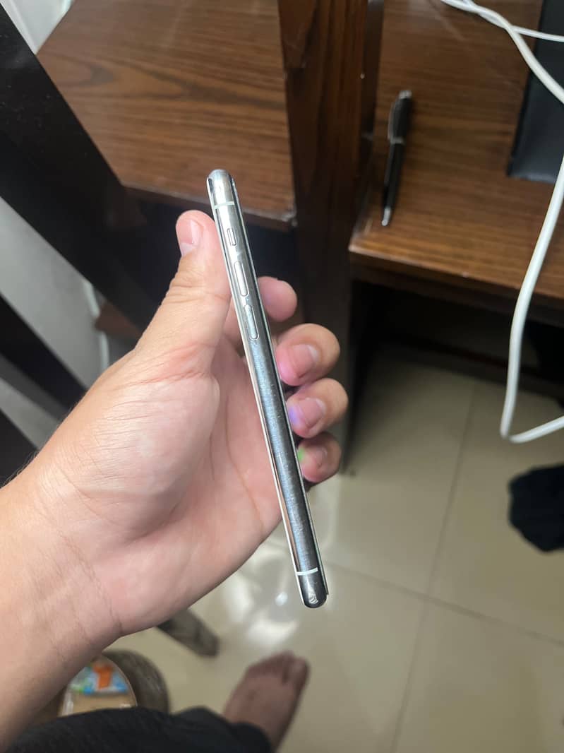 Apple iPhone 11 Pro 3