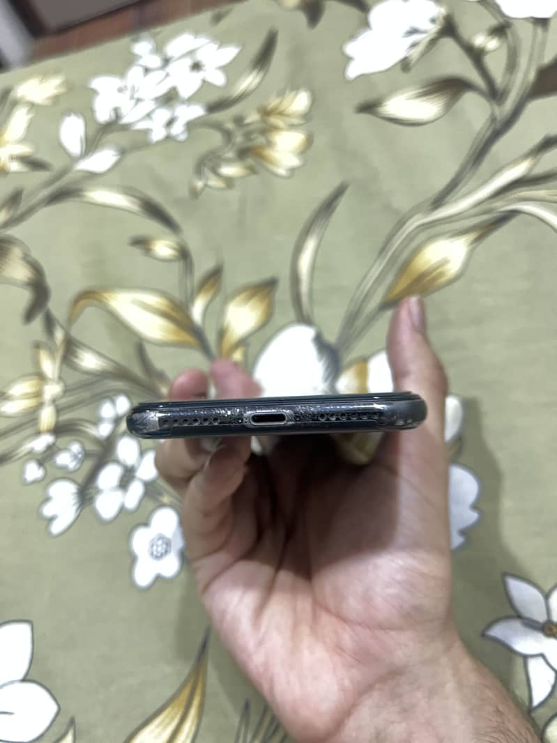 Apple iPhone X 3