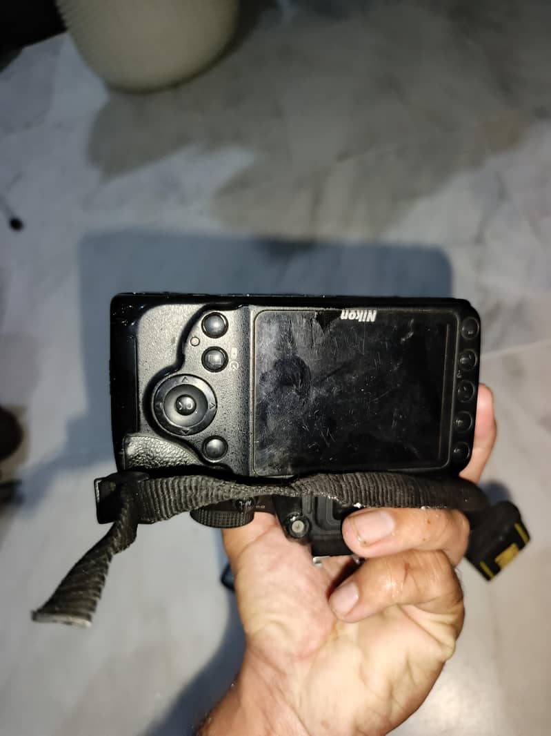 DSLR camera 4