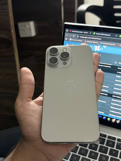 iPhone 15 Pro Max
