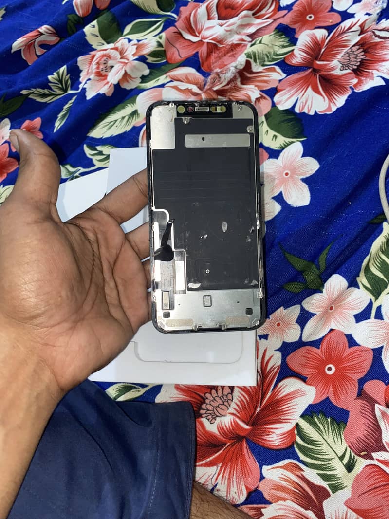 Apple iPhone 11 0