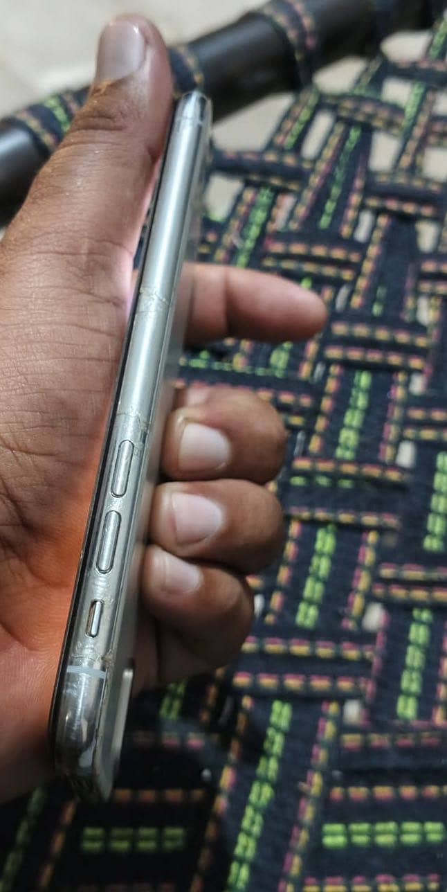 Apple iPhone X 3