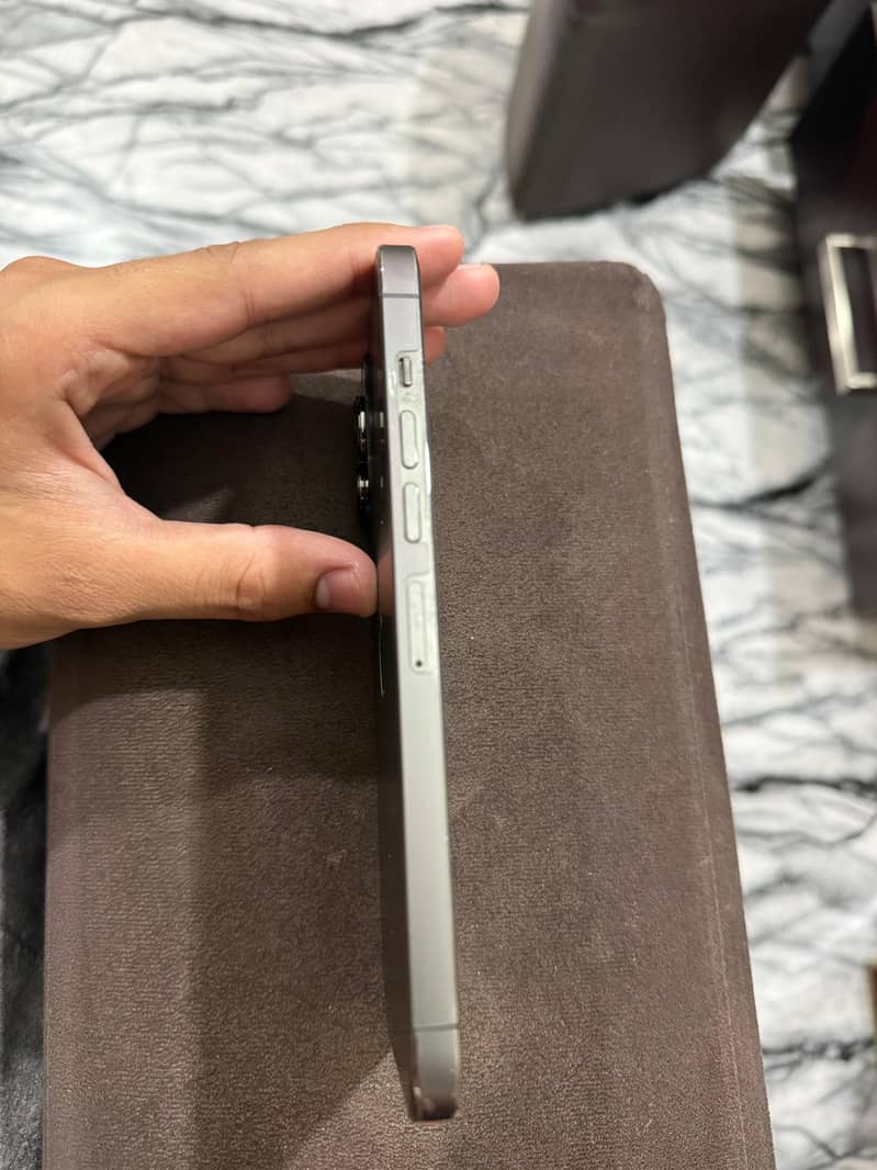 iPhone 13 Pro Max 1
