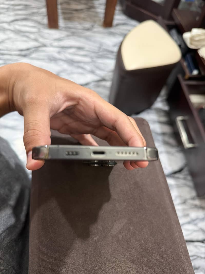 iPhone 13 Pro Max 4