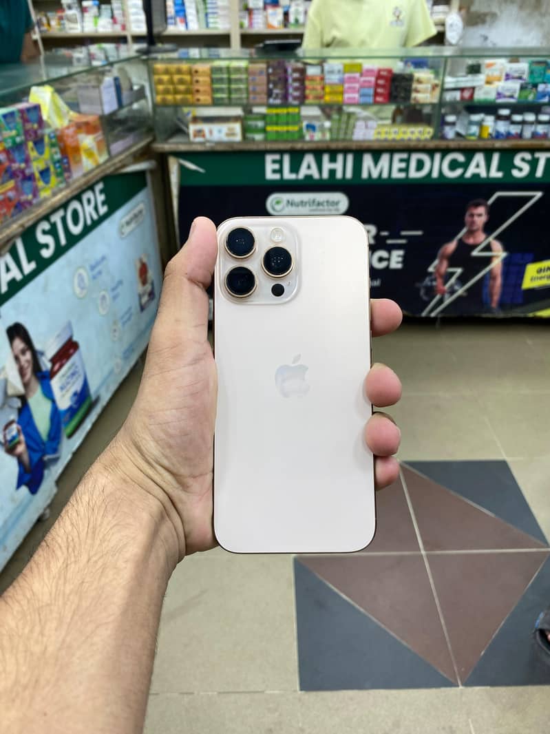 Apple iPhone 16 Pro Max 3