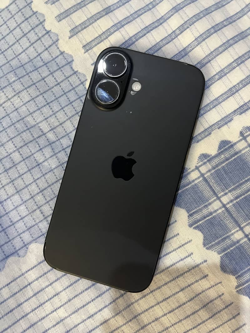 Apple iPhone 16 2