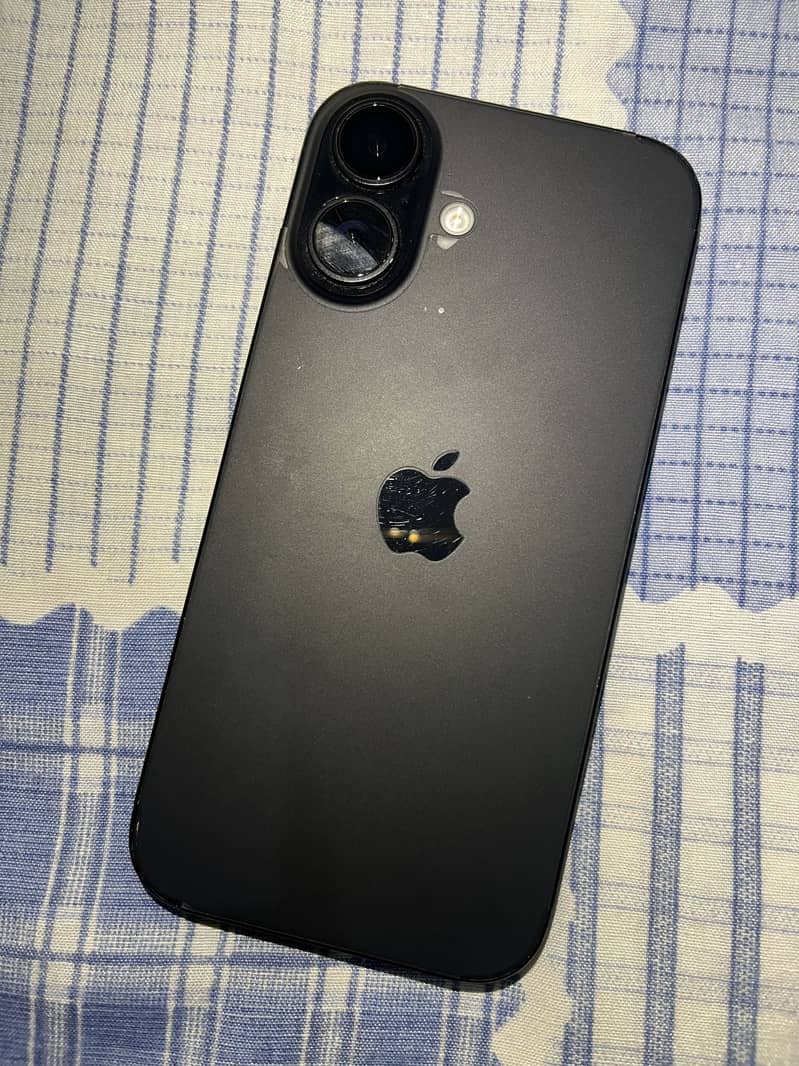 Apple iPhone 16 3
