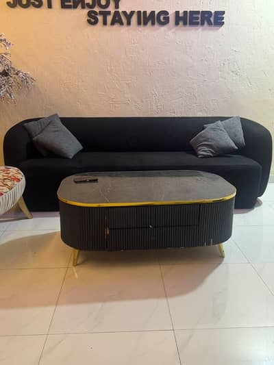 1 3-seater sofa. 1 centre table. 1 2-seater sofa
