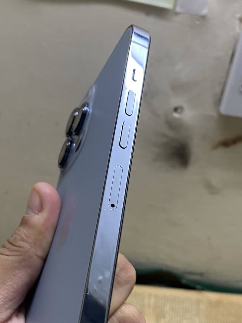 Apple iPhone 13 Pro Max 4