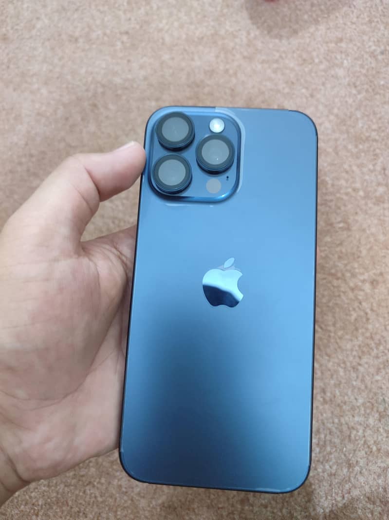 Apple iPhone 15 Pro Max 3