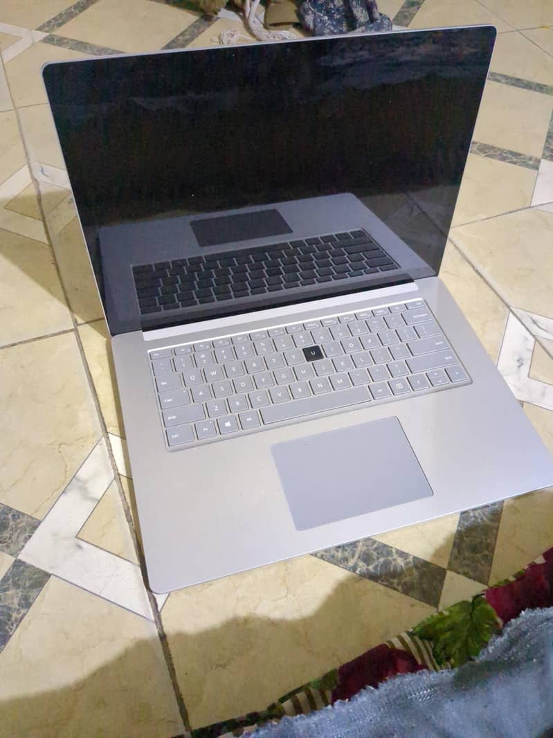 Microsoft Laptop 1