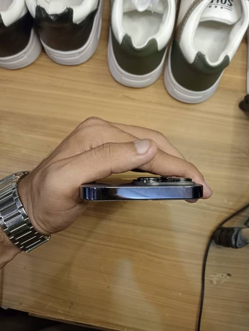 Apple iPhone 14 Pro Max 3