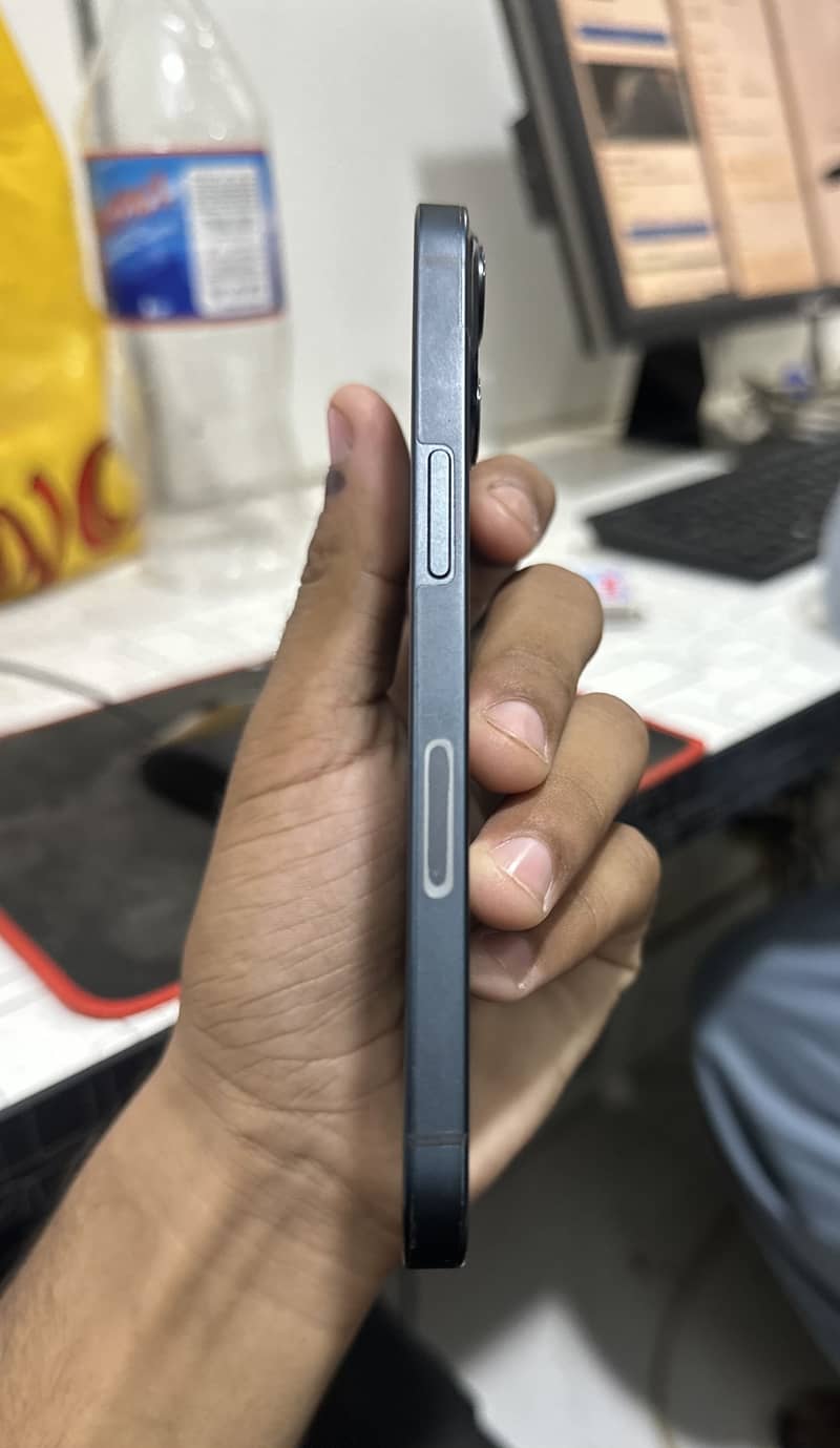 Apple iPhone 13 2