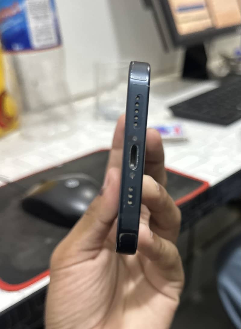 Apple iPhone 13 3